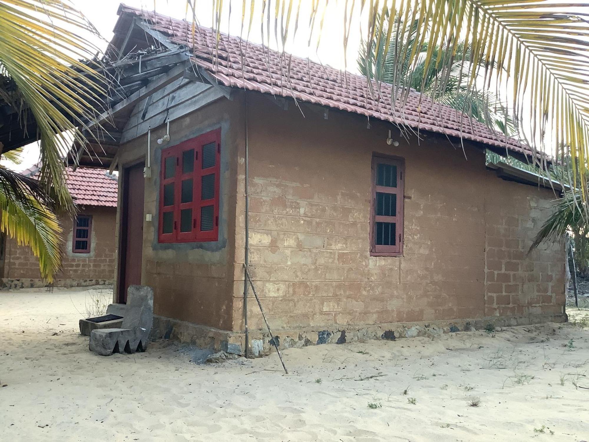 Ganesh Gate Hotel Pottuvil Exterior photo